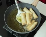 Foto langkah ke 9 dari resep Lumpia Ayam Jamur Devina Hermawan.