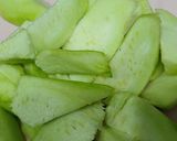 Hình bước làm 1 của món Canh mướp nấu tôm thịt và nấm