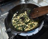 Foto langkah ke 4 dari resep Nasi Daun Jeruk.