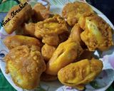 A picture of step 5 of Egg Pakorhay.