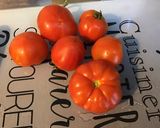 Une image de l'étape 1 de Salade du jardin (tomates, concombre, poivrons, basilic).