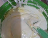 Foto langkah ke 3 dari resep Bolu zebra putih telur pandan coklat (W#36).