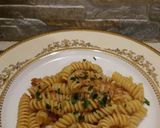 Foto del passaggio 3 della ricetta Fusilli con melanzane e sgombro