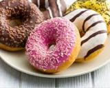 صورة لخطوة 5 من وصفة دونات خفاف و منفوخين🍩 😍