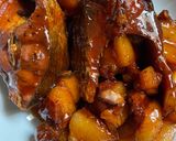 A picture of step 5 of Carp Braised with Galangal.