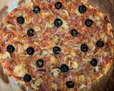 Foto del paso 12 de la receta: Pizza de jamón serrano con aceitunas negras