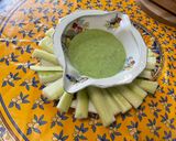 Une image de l'étape 12 de Bâtonnets de concombre sauce coriandre skyr moutarde et citron.