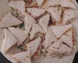 A picture of step 4 of Mayo sandwich pakora.