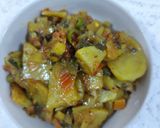 A picture of step 3 of Potato with spring onion.