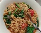 Foto langkah ke 2 dari resep Mi instan pedas.