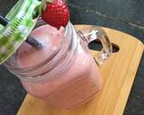 Strawberry Smoothie recipe step 4 photo