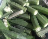 A picture of step 1 of Masala Bhindi.