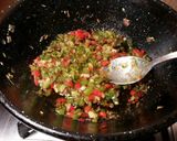 Foto del paso 12 de la receta: Champiñones rellenos de sofrito, y calabacines con aceite de ajos y pereji