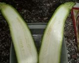 Foto del paso 2 de la receta: Calabacín relleno de vegetales gratinado 🥒