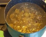 Foto del passaggio 1 della ricetta Risotto,castagne🌰e gherigli di noci rosse