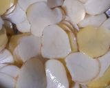 A picture of step 3 of Instant Potato Chips.