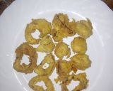 A picture of step 3 of Onion Rings.