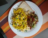 Foto del paso 8 de la receta: Pasta en crema de auyama con queso, y ensalada de vegetales salteados
