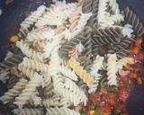 A picture of step 2 of Vegetable pasta.