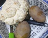 A picture of step 1 of Aloo gobhi.