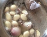 A picture of step 1 of Yakhni pulao.