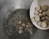 Foto langkah ke 2 dari resep 603. Kwetiaw Rebus Daging Bakso.