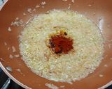 Foto del paso 2 de la receta: Arroz meloso con calamares, mero y guisantes