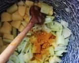 Kurkumás szárzellerkrémleves pirított dióval recept fázis 2 fotója