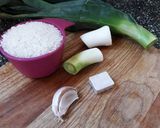Foto del paso 4 de la receta: Pollo con aderezo agridulce acompañado de arroz salteado