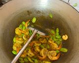 รูปขั้นตอนการทำที่ 3 ของ กุ้งผัดสะตอ