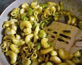 A picture of step 5 of Hariyali pasta.