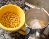 Foto del paso 1 de la receta: Pollo al curry con chauchas, apio y tomates cherry