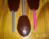 Foto del paso 1 de la receta: Huevos de Pascua y chupetines de chocolate 🍫