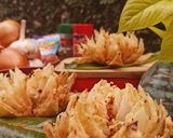 Foto langkah ke 4 dari resep Blooming Onion.