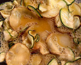 Foto del paso 5 de la receta: Tortilla de patata 🥔 y calabacín 🥒 en airfryer