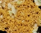 Foto langkah ke 3 dari resep Mie goreng jawa.