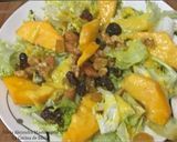 Foto del paso 3 de la receta: Ensalada de melocotón con mix de frutos secos