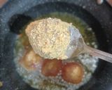Foto langkah ke 5 dari resep Bola Ubi Ungu Isi Cokelat.