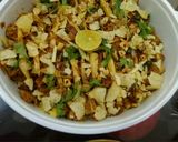 A picture of step 4 of Curry Khaosay.
