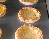Foto langkah ke 3 dari resep Mini Strawberry Pastry.