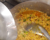 Foto del paso 2 de la receta: Arroz Clavado con queso y longaniza de la casa