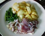 รูปขั้นตอนการทำที่ 1 ของ ผัดสับปะรดใส่หมู