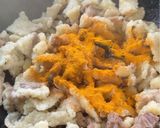 Gambar langkah 2 resipi Lemak Goreng Kunyit.