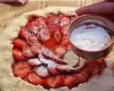 Фото кроку 7 до Ніжна сирна галета з полуницею 🍓.