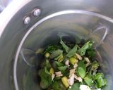 A picture of step 1 of Green Grapes mint chutney.