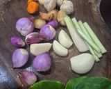 Foto langkah ke 2 dari resep Ayam Ungkep Bumbu Kuning (Bisa untuk Frozen).