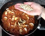 Foto del paso 5 de la receta Almejas con piñones y salsa de tomates secos