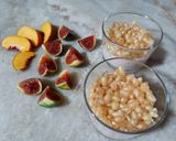 Une image de l'étape 2 de Verrines yaourt fruits frais 🥄.