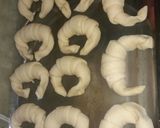 Foto del paso 3 de la receta: Medialunas dulce de manteca (Mv)