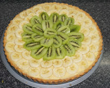 Foto del paso 2 de la receta: Tarta de bananas y kiwi con crema pastelera